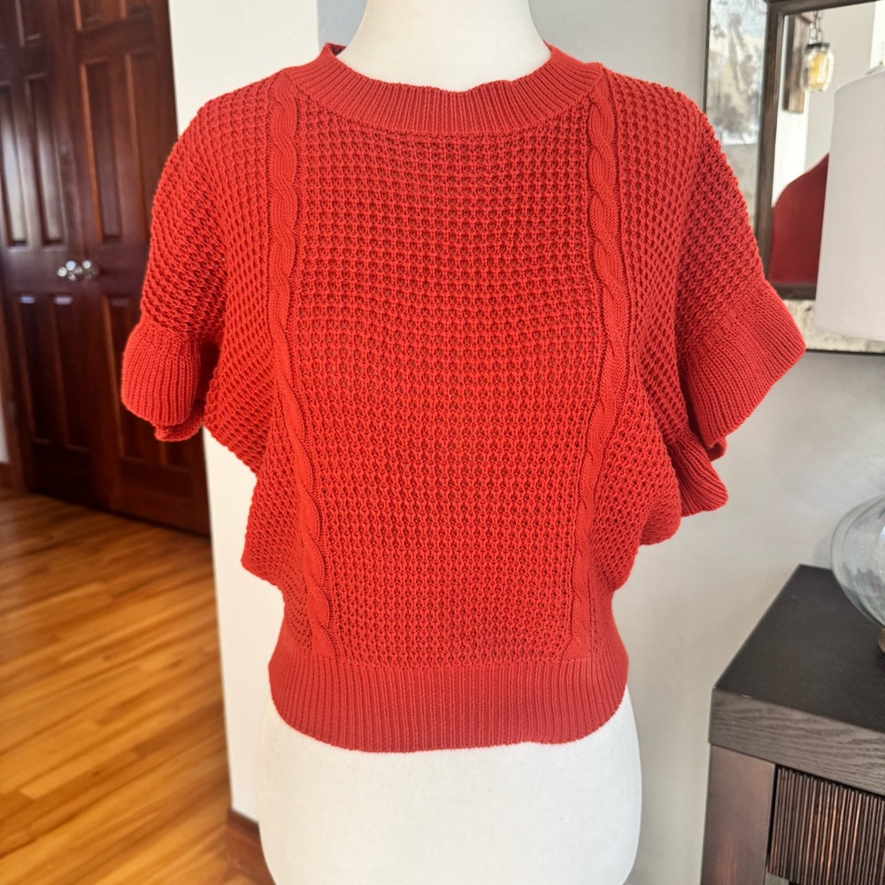 Women's Ruffled Short Sleeved Round Neck Sweater